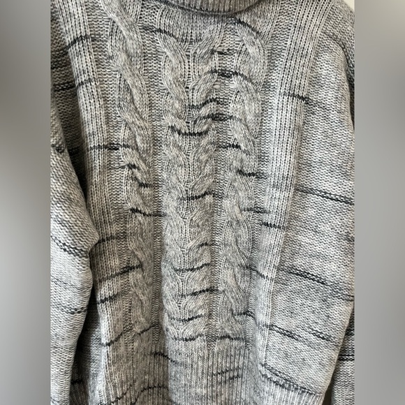 Sanctuary Acrylic Blend Gray Cable Knot Turtleneck Sweater Women’s size Small - Picture 8 of 15